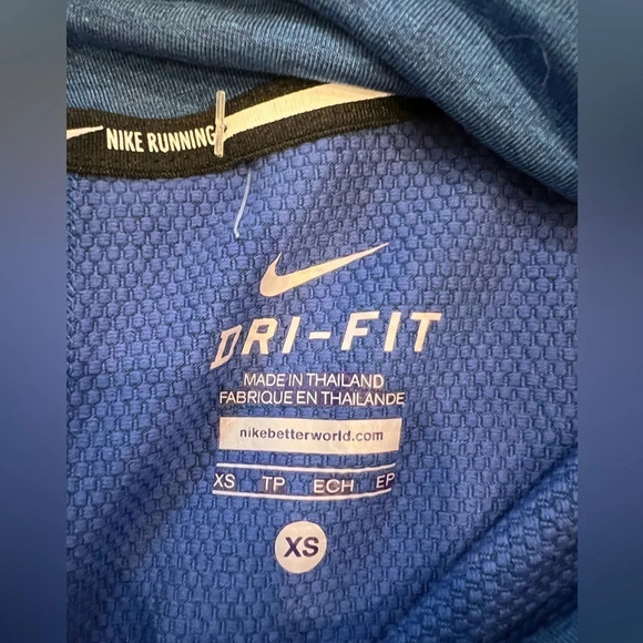 Nike 
Dri-fit 
Size xs
Royal blue 
Pit to pit 17”
Length 23” - Picture 4 of 5